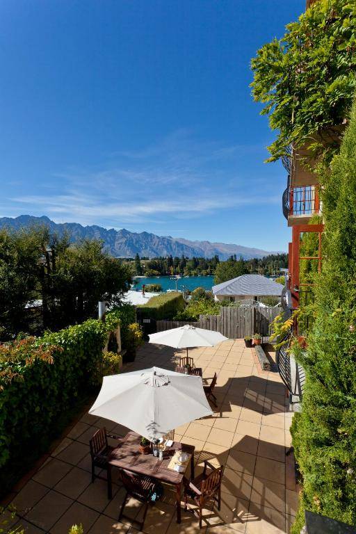 Browns Boutique Hotel