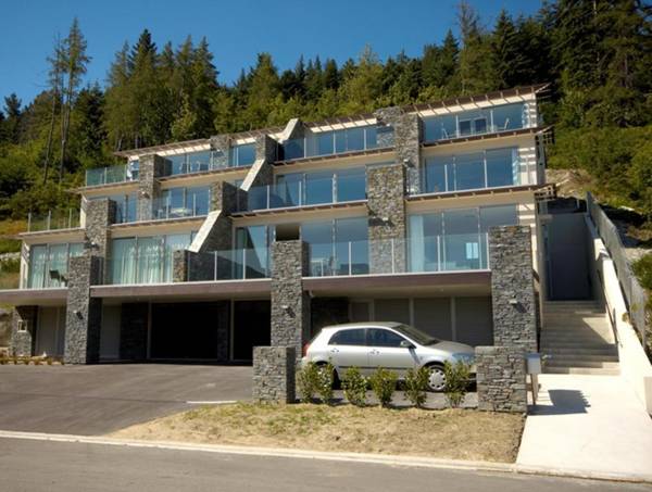 Downtown Queenstown Apartment