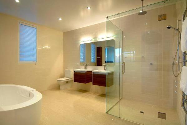 Bel Lago - every room with a lake view