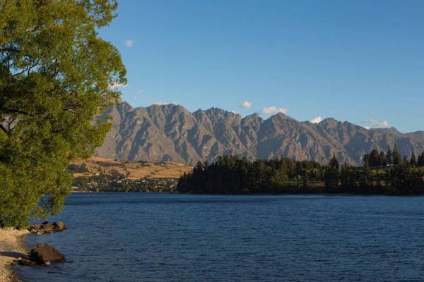 The Bay House - central and lakefront