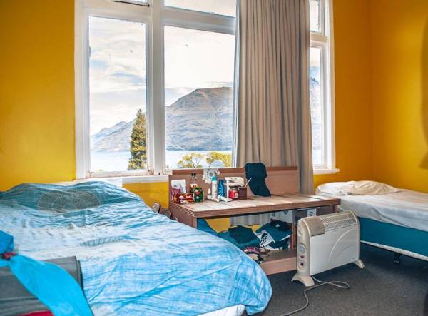 Lakeside Backpackers