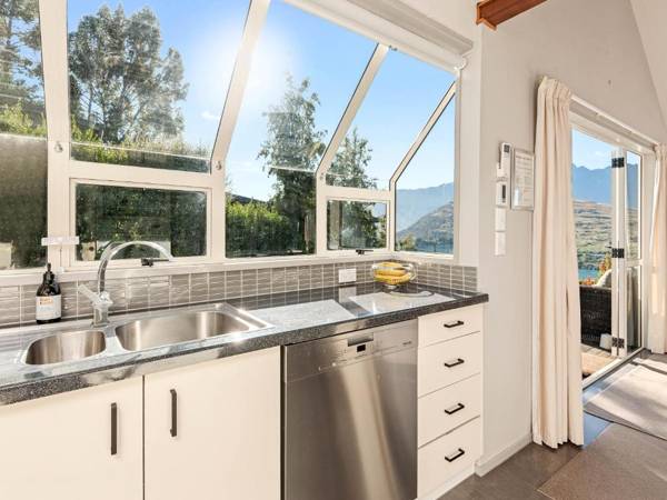 Wakatipu Views - Queenstown Holiday Home