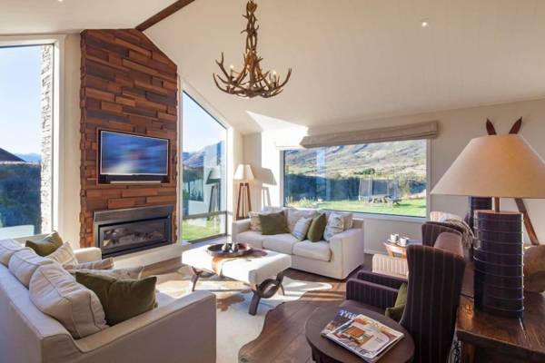 Luxury 5BDR Lodge - Ski Golf & Relax In Style