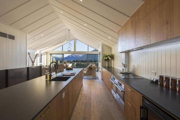 Tihi Luxury Chalet Hot TubLake ViewsWalk To Town