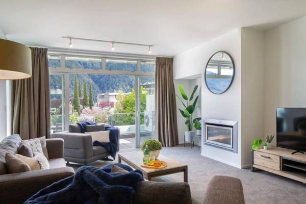 Queenstown Hill Luxury Lake Views Walk to Town