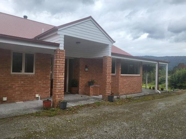 Misty Peaks Guesthouse