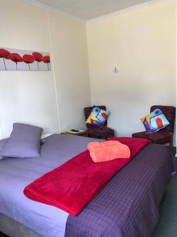 Picton House B&B and Motel