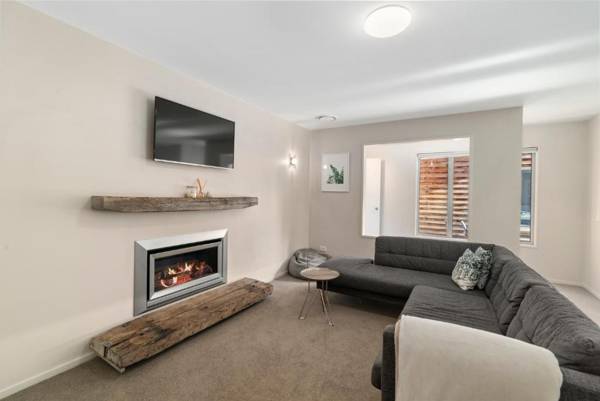 Modern Arrowtown Escape - Arrowtown Holiday Home