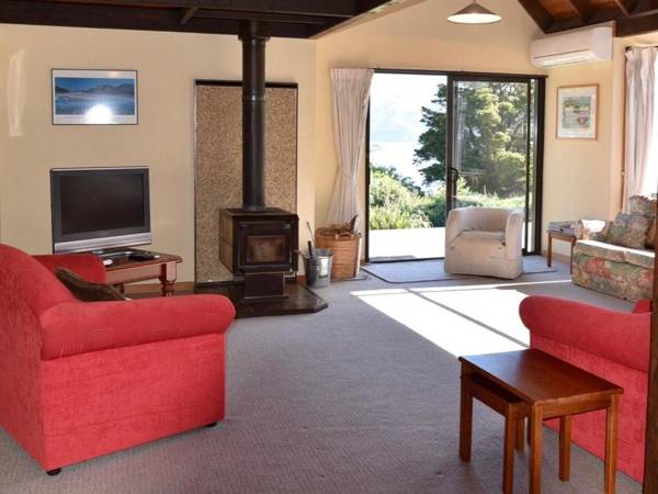 Port Watch - Akaroa Holiday Home
