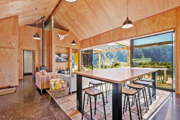 The Waikato Lookout - Whakamaru Holiday Home