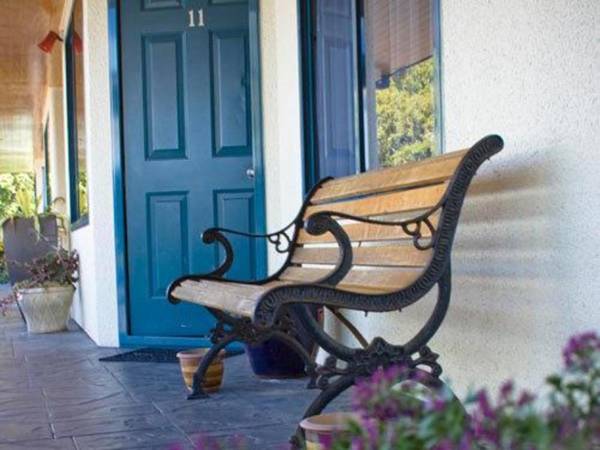 Bassingers Motor Lodge