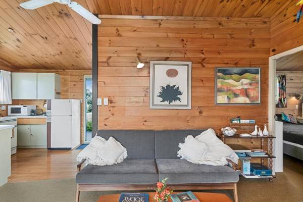 The Beachsider - Te Horo Beach Holiday Home