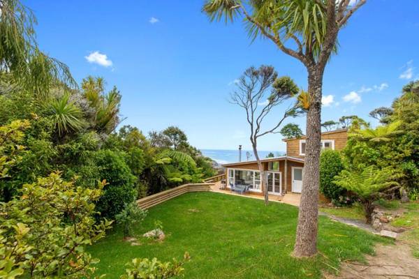 Piha - City Escape Piha Holiday Home