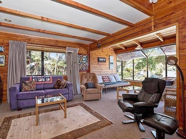 Absolute Lakefront Favourite - Lake Rotoiti Holiday Home