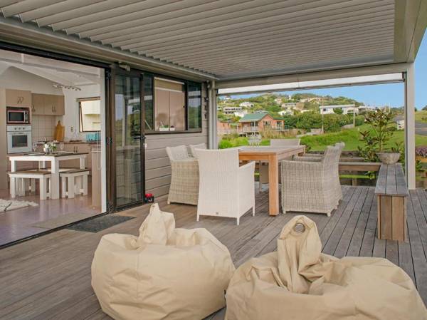 Beachside Beauty - Kuaotunu Holiday Home