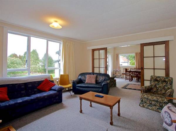 St Marys Vicarage Retreat - Raetihi Holiday Home