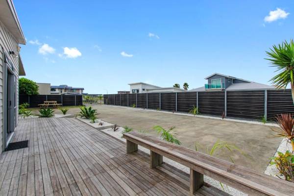 Beauty on Bream Bay - Ruakaka Holiday Home