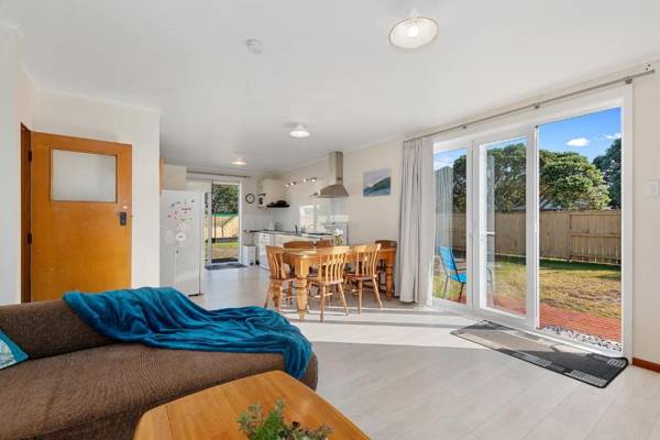 Turf n Surf - Ruakaka Holiday Home