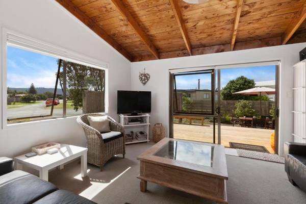 This Way To The Beach - Omaha Holiday Home