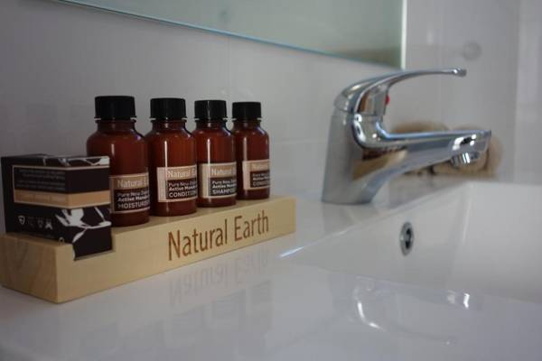 Parakai Springs Lodge