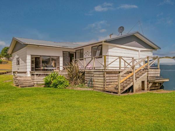 Key to Whangapoua - Whangapoua Holiday Home
