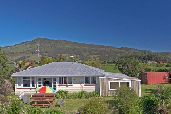 Pakawau Beach House - Golden Bay Holiday Home