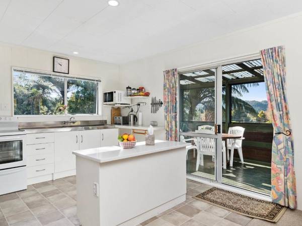 Family Fun at The Lake - Lake Tarawera Holiday Home