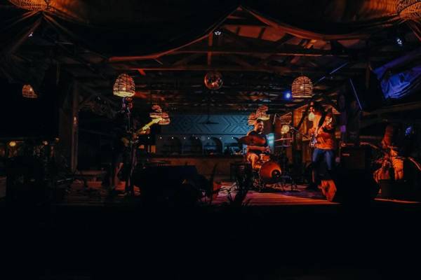 Aqua Lounge Bar & Hostal