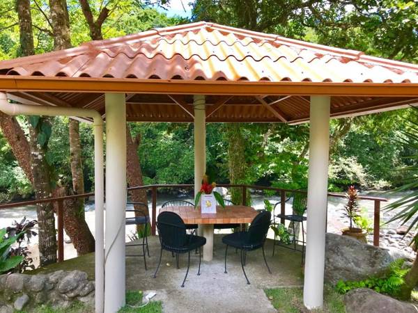 Cabanas Rio Encantado