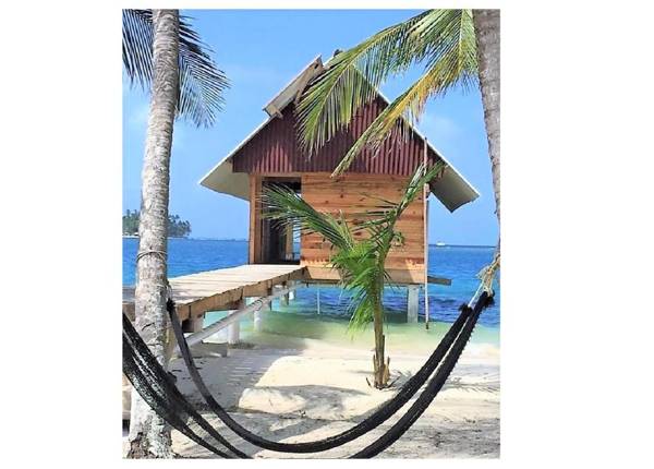 Private Cabin Over the Water PLUS Meals - San Blas Islands - private bathroom