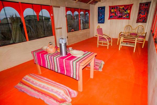 Uros Qhota Uta Lodge