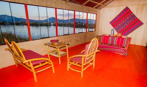 Uros Qhota Uta Lodge