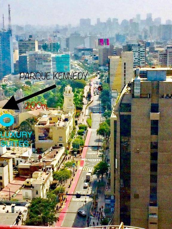 LUXURY SUITES P. KENNEDY