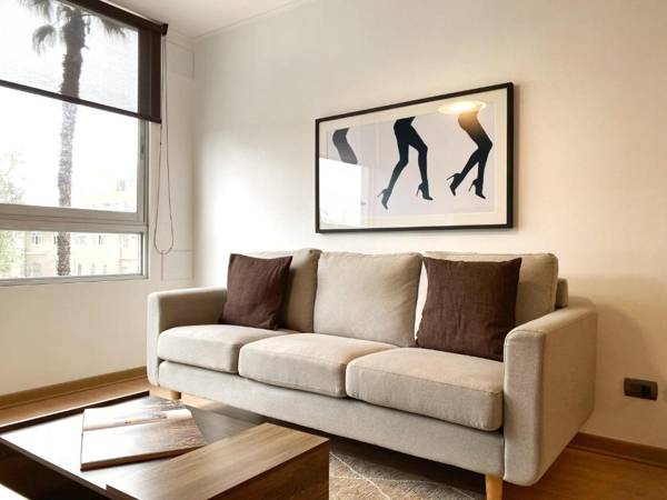 Breezy 2BR in Luxury Building