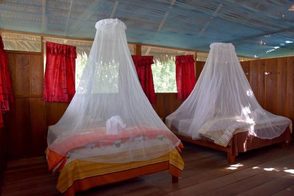 Yaku Amazon Lodge & Expeditions