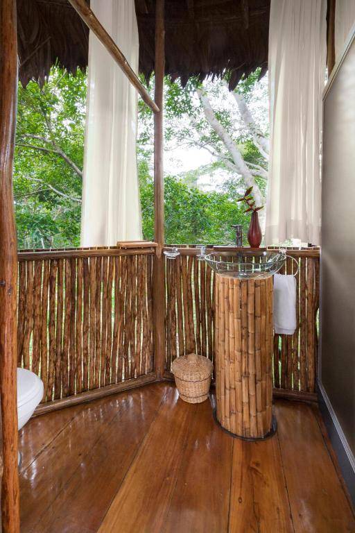 Treehouse Lodge