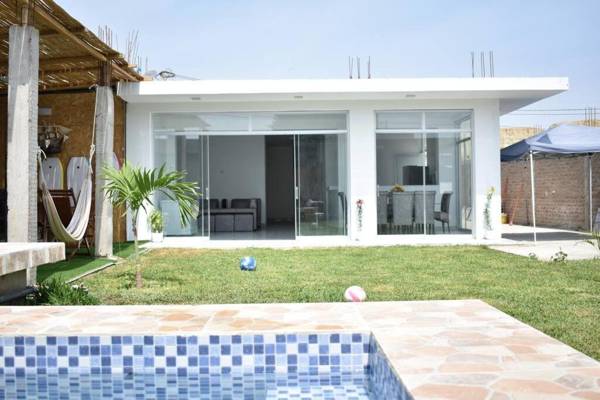 Linda Casa de estreno en Colán con piscina