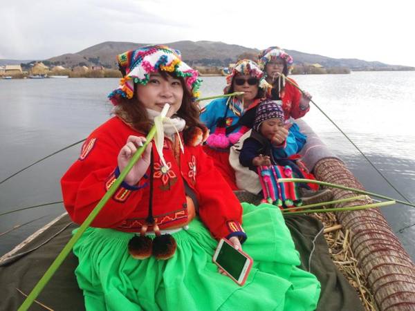 Uros Amaru Marka Lodge