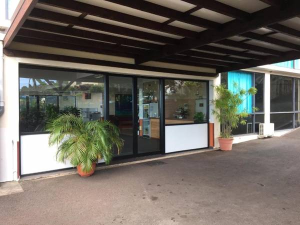 Tahiti Airport Motel