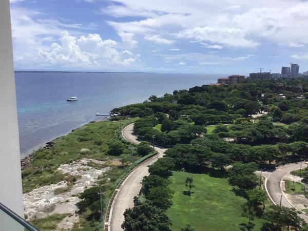 Arterra L: OceanView. Fast WiFi Nflix Kitchen