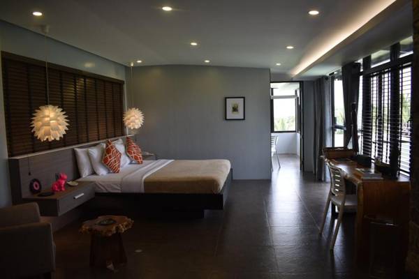 8 Suites By Fat Jimmy'S