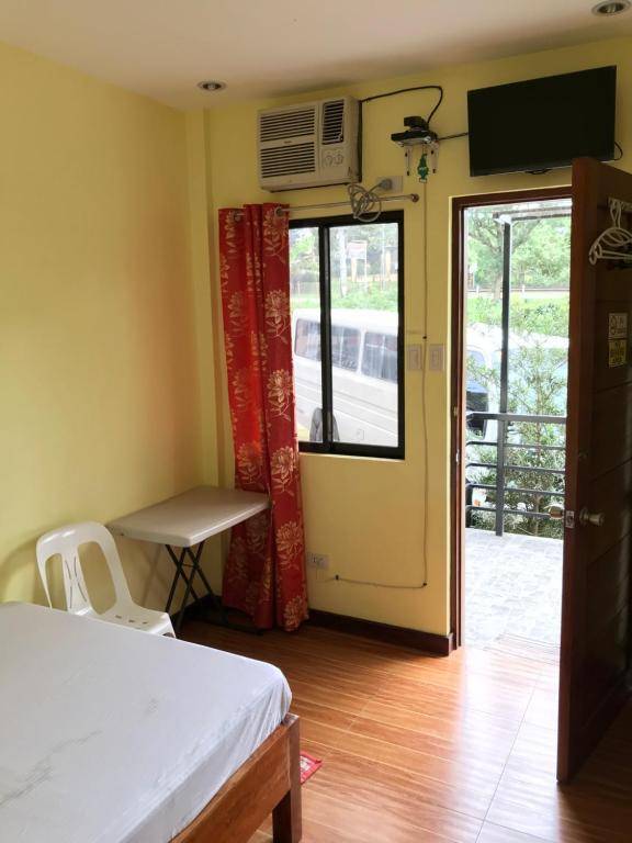 Jhunlyn Room Rental
