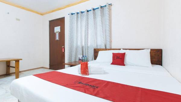 RedDoorz Hostel @Megans Paradisio Beach Resort