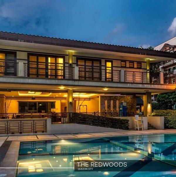 The Redwoods SM Fairview w/ NETFLIX & BALCONY