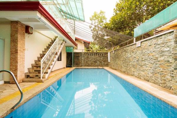 RedDoorz Premium near Pristine Beach