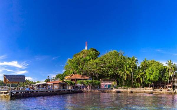 El Galleon Dive Resort With Asia Divers