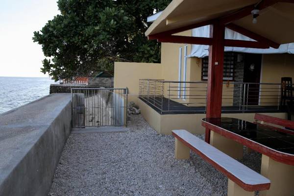 Luzmin BH - Beachfront Cottages