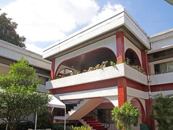 Broadway Court Apartelle 4th Street