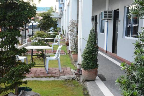 Siayan Travellers Inn