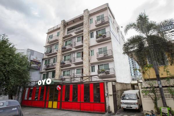 Vaccinated Staff - OYO 714 Haeinsa Condotel